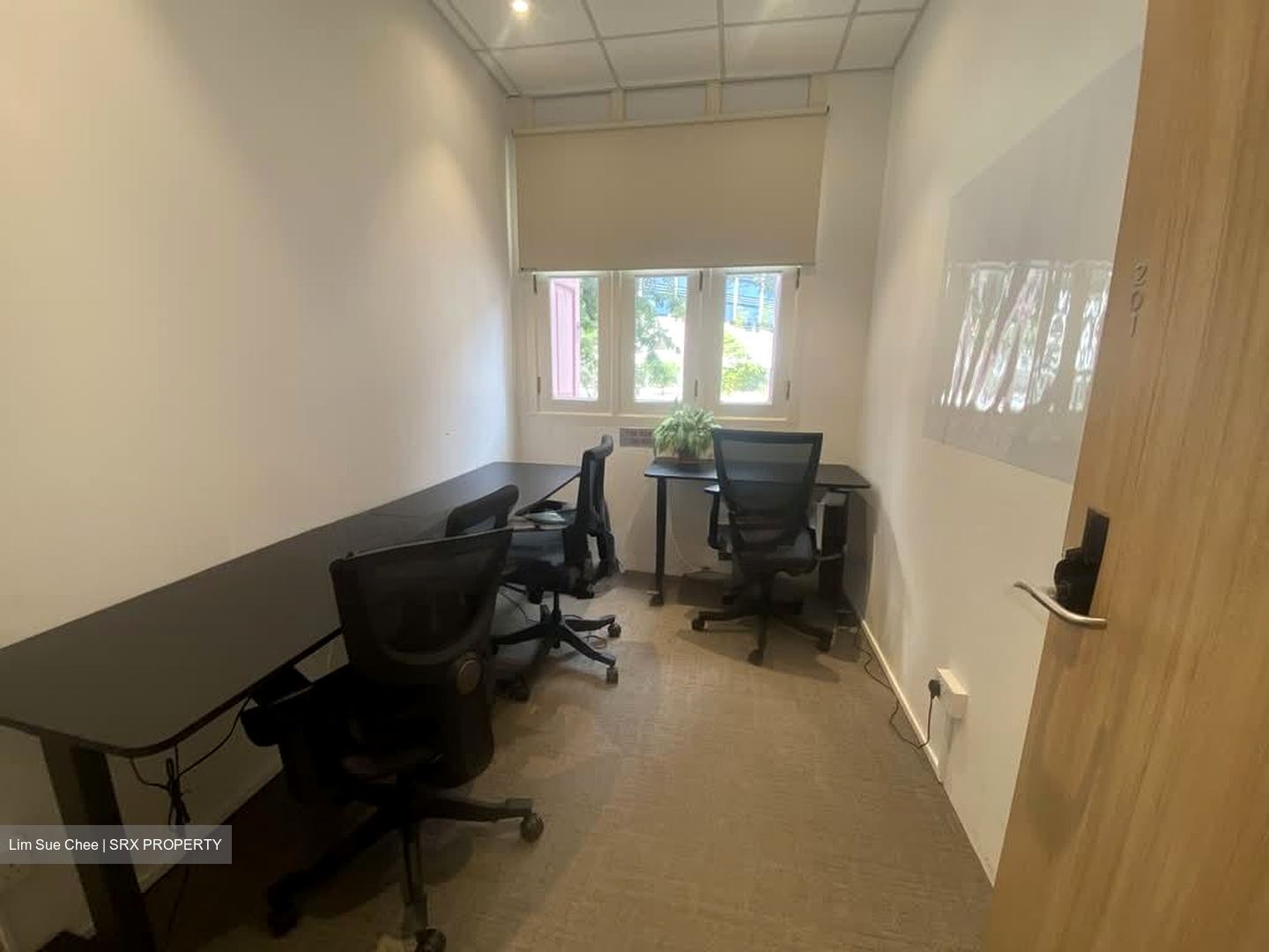 Air View Building (D1), Office #603568341